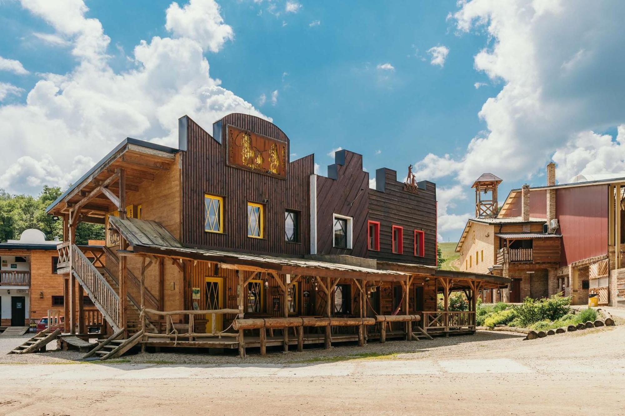 Ranch 13 - Western A Kone Nemšová Eksteriør billede