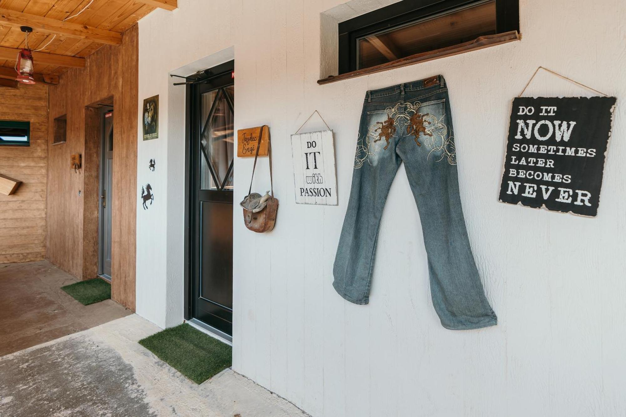 Ranch 13 - Western A Kone Nemšová Værelse billede