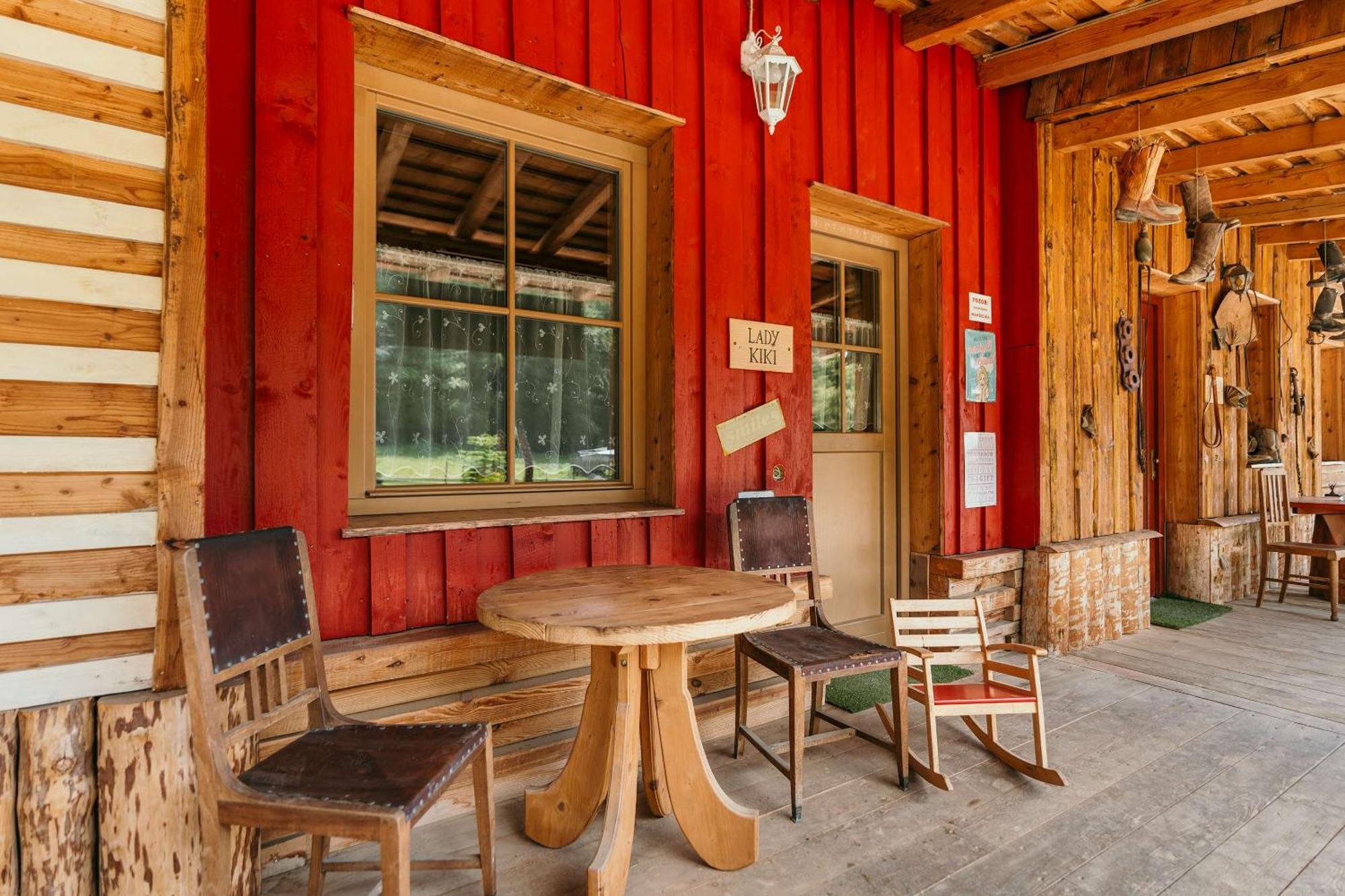 Ranch 13 - Western A Kone Nemšová Værelse billede